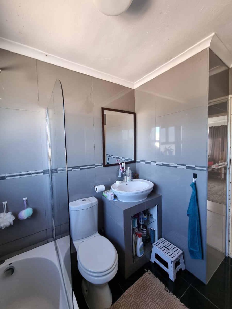 To Let 3 Bedroom Property for Rent in Southfield Western Cape